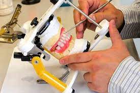 استخدام کارمند بازاریابی و روابط عمومی برای لابراتوار دندانسازی در ساری لابراتوار دندانسازی